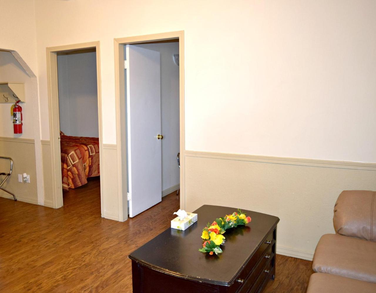 Centre Suite Inns Motel Bonnyville Exterior foto